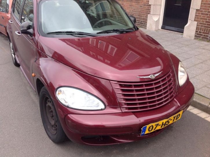 Chrysler PT Cruiser 2.0 I 16V 2001 Rood met defect aan motor