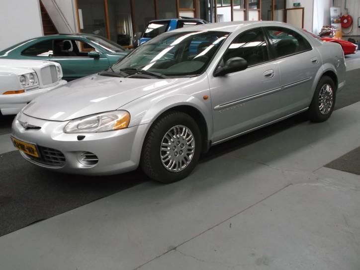 Chrysler Sebring 2.0i-16V LE Automaat Airco (bj 2001)