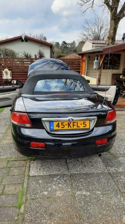 Chrysler Sebring 2.7 I V6 Cabrio AUT 2004 Zwart