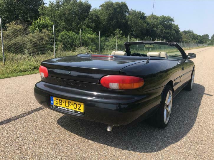 Chrysler Stratus 2.0 I 16V LE Convertible 1997 Groen