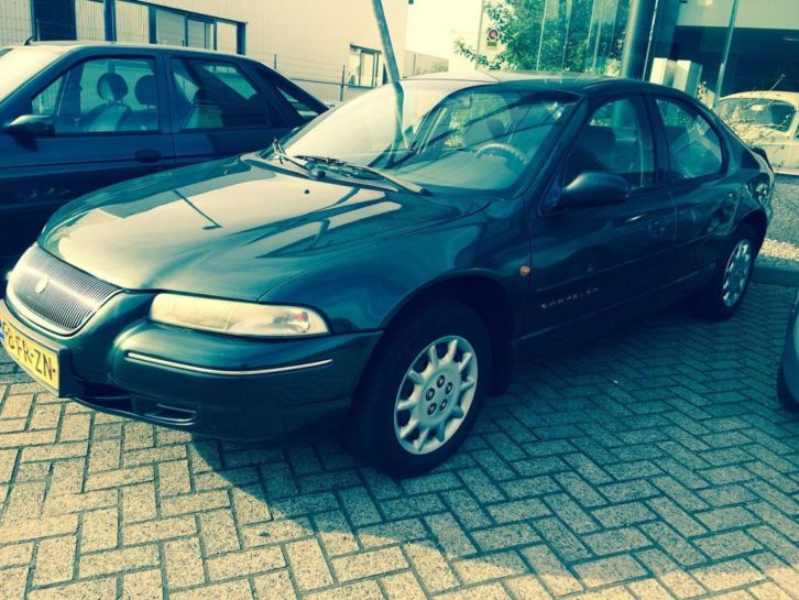 Chrysler Stratus 2.0 I L VOEL JE DE BURGEMEESTER APK TOP