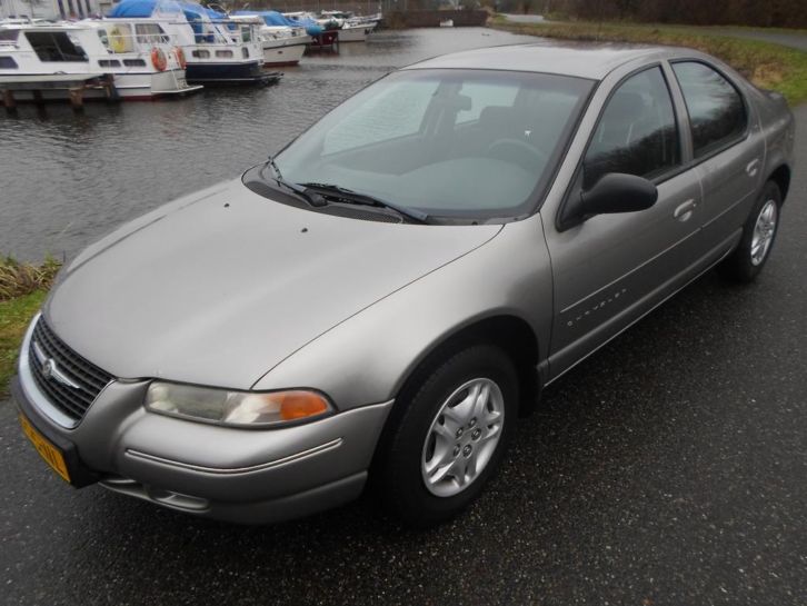 Chrysler Stratus 2.0i 16V BJ1999 Grijs Nieuwstaat Apk 02-16