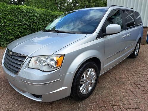 Chrysler Town amp Country 3.8 V6 LEERNAVICRUISE7-PERSOONS 1