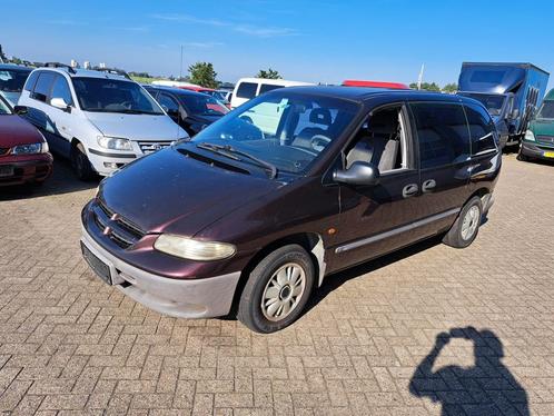 Chrysler Voyager 2.4 Benzine 6 pers. en airco - (2001)