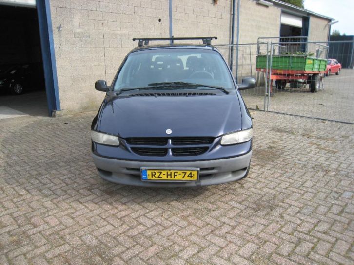 Chrysler Voyager 2.4 I 1997 Blauw