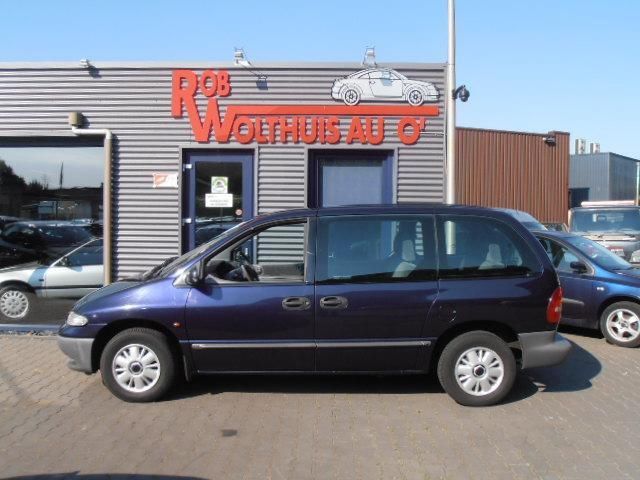 Chrysler Voyager 2.4 I 1997 Blauw 7 pers Airco