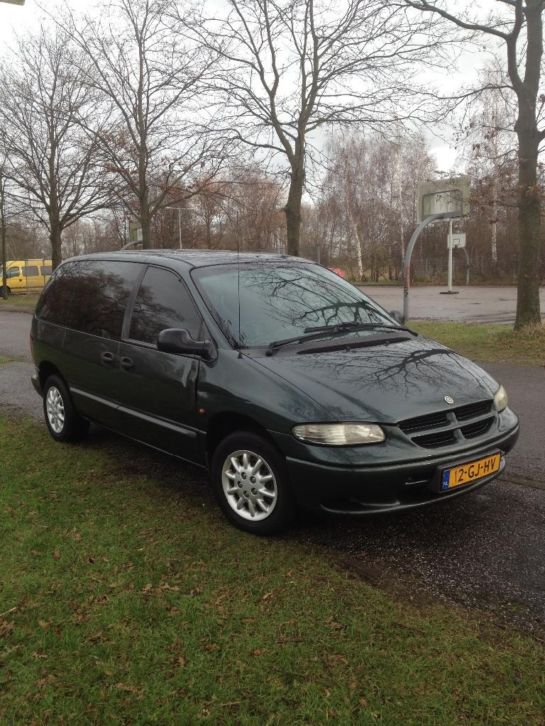 Chrysler Voyager 2.4 I 2000 Groen