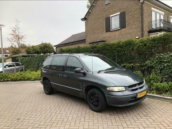 Chrysler Voyager 2.4 I 2000 Groen airco apk rijdt goed 