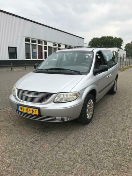 Chrysler Voyager 2.4 I 2002 Grijs