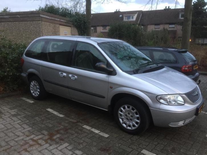 Chrysler Voyager 2.4 I 2004 Grijs