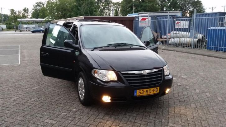 Chrysler Voyager 2.4 I 2005 Zwart