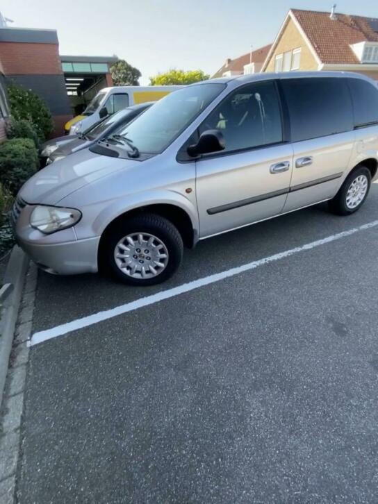 Chrysler Voyager 2.4 I 2006 Grijs