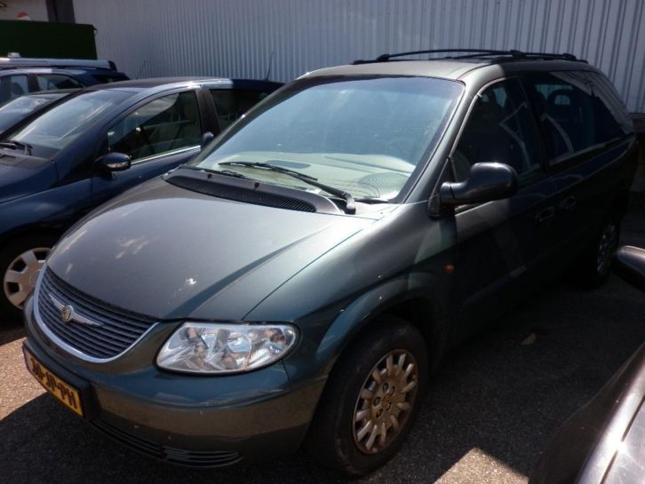 Chrysler Voyager 2.4 I 7 PERS MOTOR DEFECT 