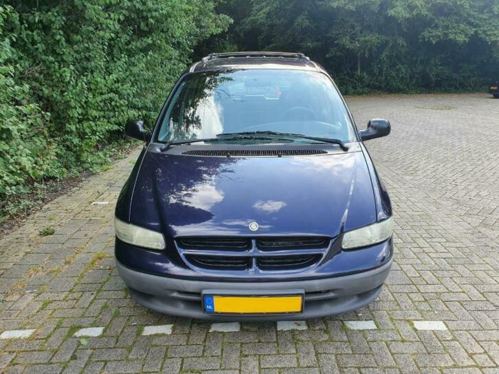 Chrysler Voyager 2.4 I AUT 1999 Paars