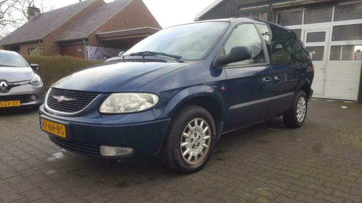 Chrysler Voyager 2.4 I AUT 2003 BlauW7 ZITTERAIRCODVD SPL