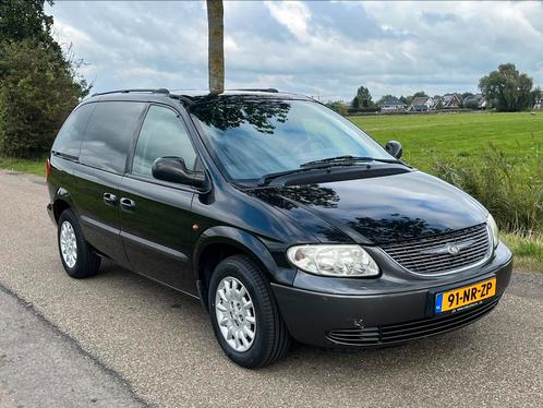 Chrysler Voyager 2.4 I AUT 2004 Zwart APK 09-2025 Airco