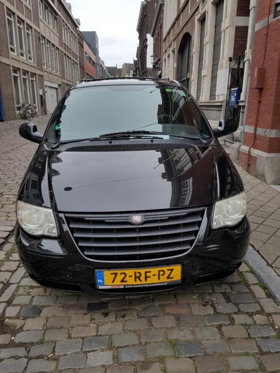 Chrysler Voyager 2.4 I SE Luxe 2005 Zwart