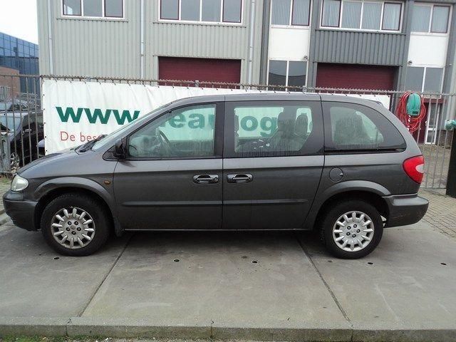 Chrysler Voyager 2.4 se 7p automaat (bj 2003)