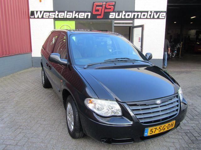 Chrysler Voyager 2.4 se luxe 7persoons (bj 2006)