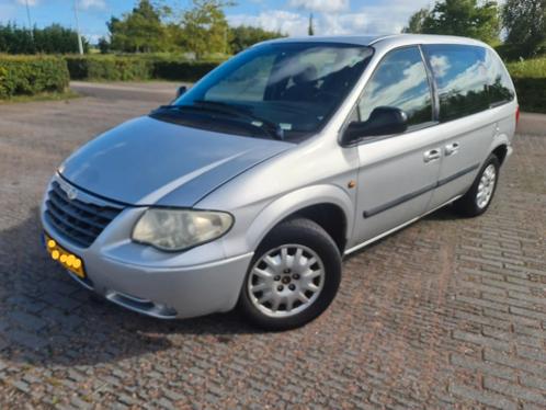 Chrysler Voyager 2.4 SE Luxe I met airco, cruise control etc