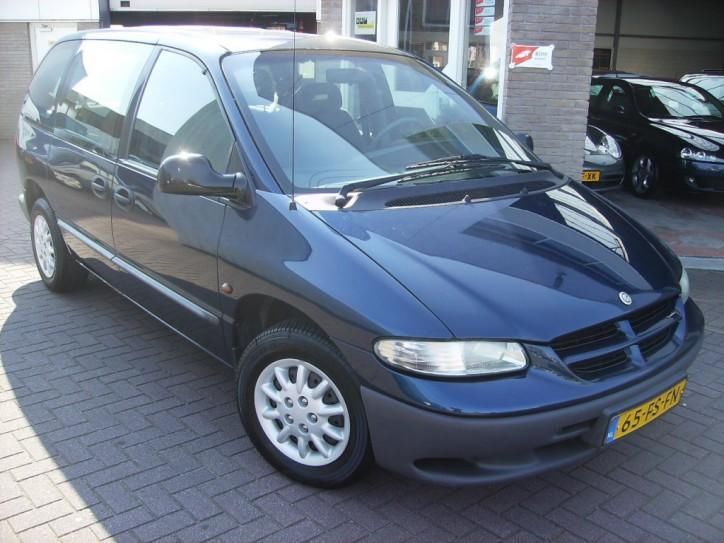 Chrysler Voyager 2.4I SE 110KW Automaat (bj 2000)