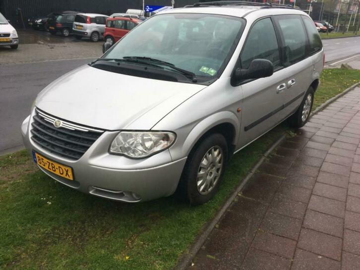 Chrysler Voyager 2.4i SE 7 Pers NAVI BJ 2007 