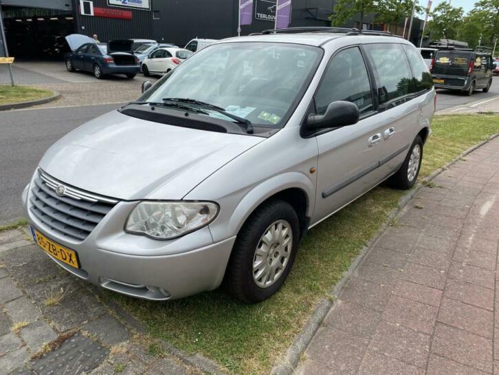 Chrysler Voyager 2.4i SE 7 PERS NW APK BJ 2007 