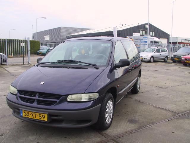 Chrysler Voyager 2.4i SE 7-persoons (bj 1998)