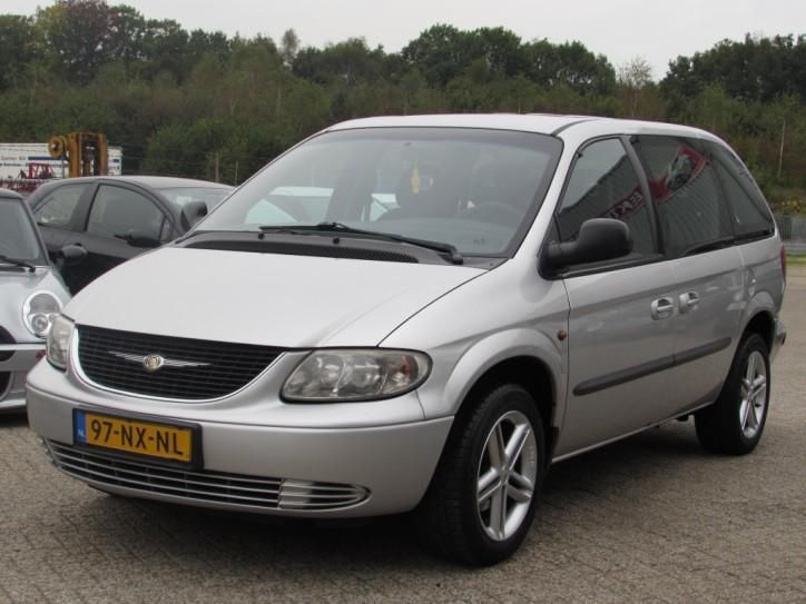 Chrysler Voyager 2.4i SE AIRCO,CRUISE CONTROL,17 INCH,APK 20