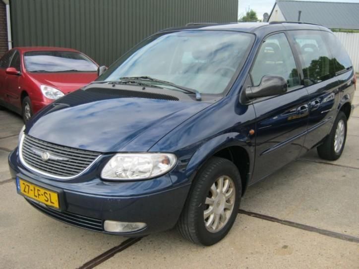 Chrysler Voyager 2.4i SE (bj 2003)