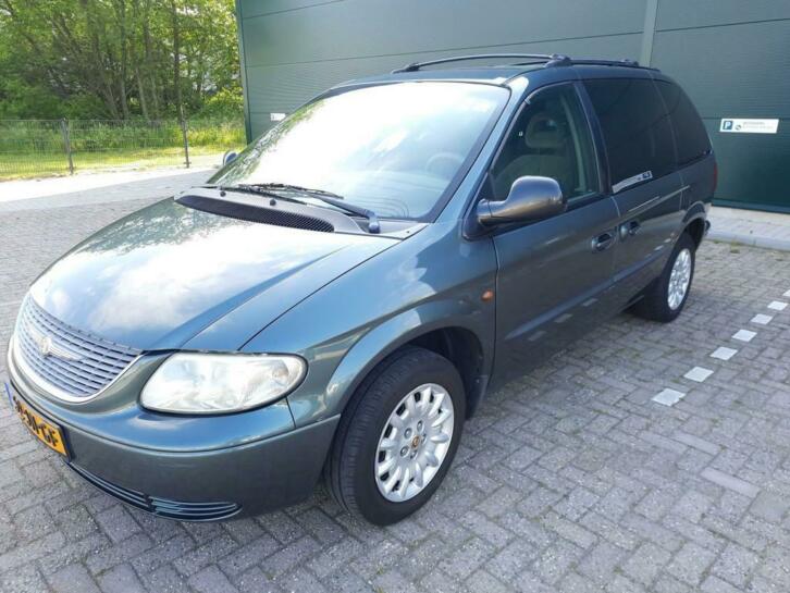 Chrysler Voyager 2.4I SE LUXE 7-PERSOONS AUTOMAAT (bj 2002)