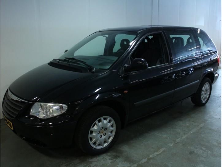 Chrysler Voyager 2.4i SE Luxe nieuw model (bj 2005)