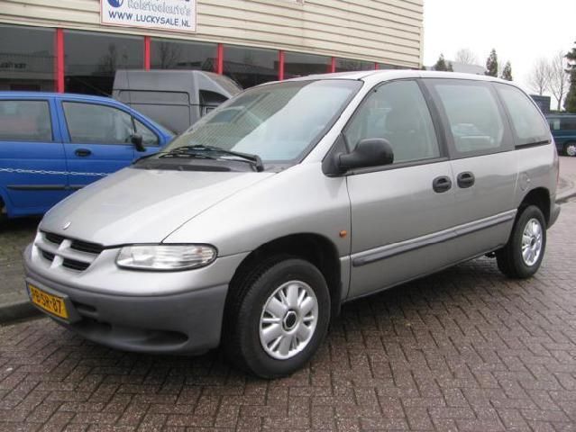 Chrysler Voyager 2.4i SE Rolstoelauto