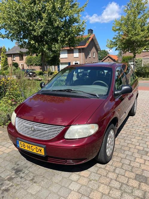 Chrysler Voyager 2.5 CRD SE 2001 Rood perfecte staat7 pers