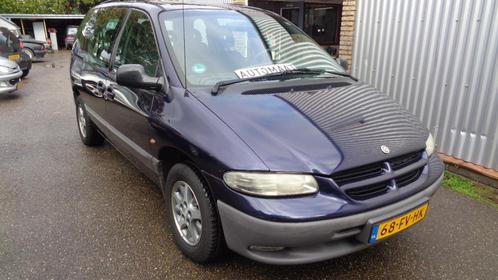 Chrysler Voyager 3.3 I AUT 2000 Paars