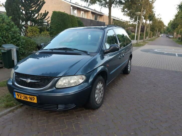 Chrysler Voyager 3.3 I AUT 2002 Blauw