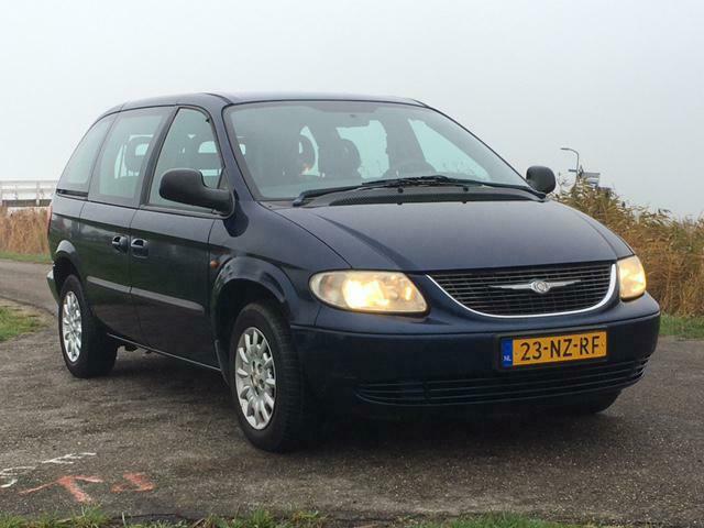 Chrysler Voyager 3.3 I AUT 2004 Blauw zes persoons