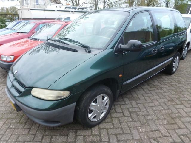 Chrysler Voyager 3.3i V6 LE,autom,5 pers,bj1996,stuurbekr,en