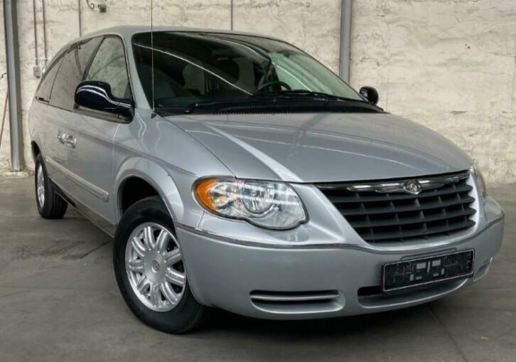 Chrysler Voyager TampC 2007 Grijs 7 pers. Lage km039s