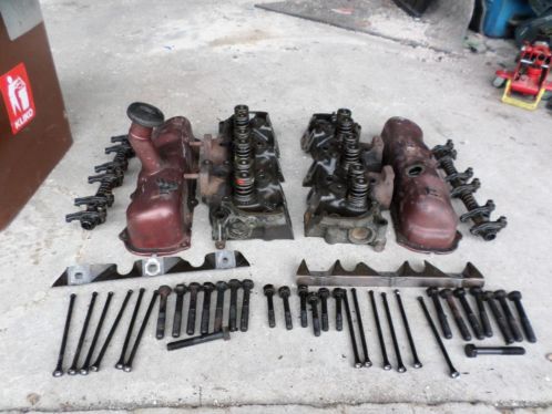 cilinderkoppen voor ford 2300 V6 motor incl toebehoren