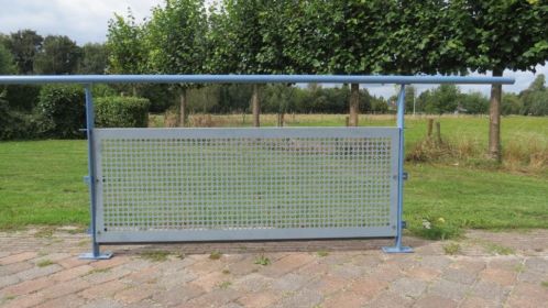 circa 120 meter fraai gecoat stalen hekwerk