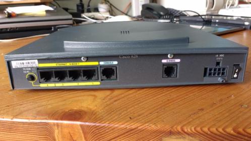 Cisco 828 G.SHDSL 47-15807-01 REV A1 DPH Router met Adapter