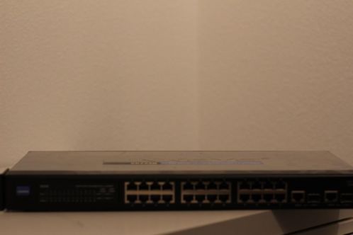 Cisco SR224G 24-port 10100 2-port Gigabit Switch  2 miniGB