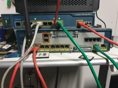 Cisco UC520W Firewall, Router, telefooncentrale met IP phone