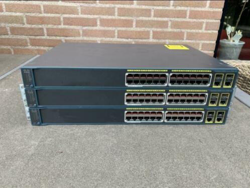 Cisco WS-C2960-24PC-L POE switch (2 stuks)