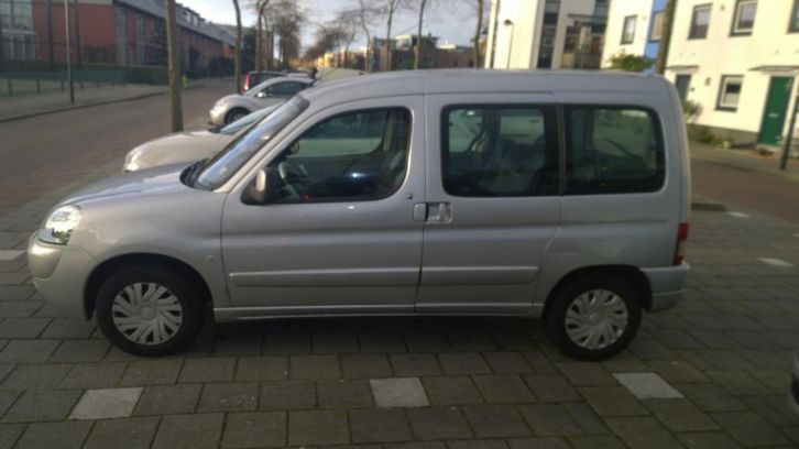 Citroen Berlingo 1.6 HDI , 5 zitplaatsen, airco, en extras