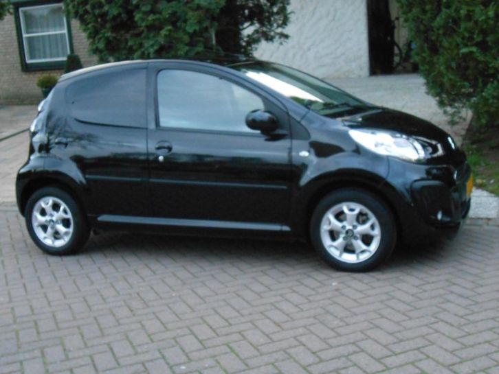 Citroen C1 1.0 5-DRS 2012 Zwart first edition met 23.900 km