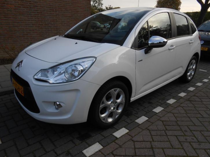 Citroen C3 1.4 I Exclusive PDC Navi Climate Panorame dak