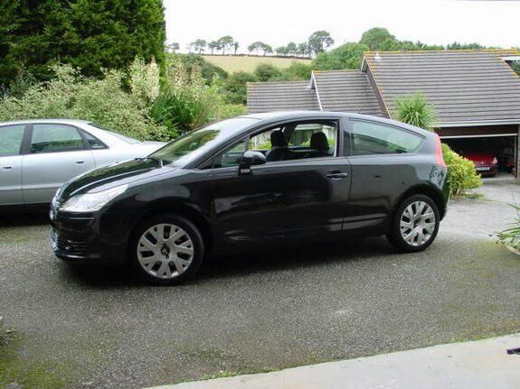 Citroen C4 1.4 16V Coupe 2005 Zwart