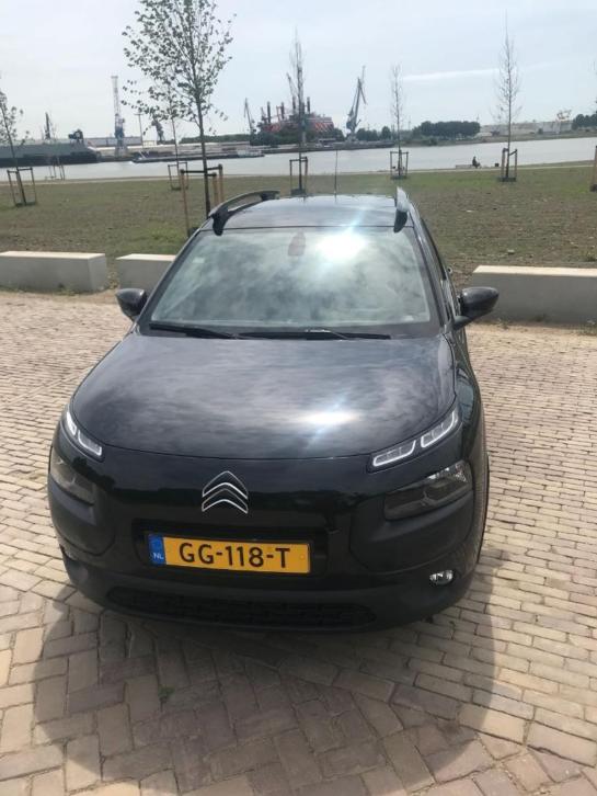 Citroen C4 Cactus 1.6 Blue HDI 100 SampS Business 2015 Zwart